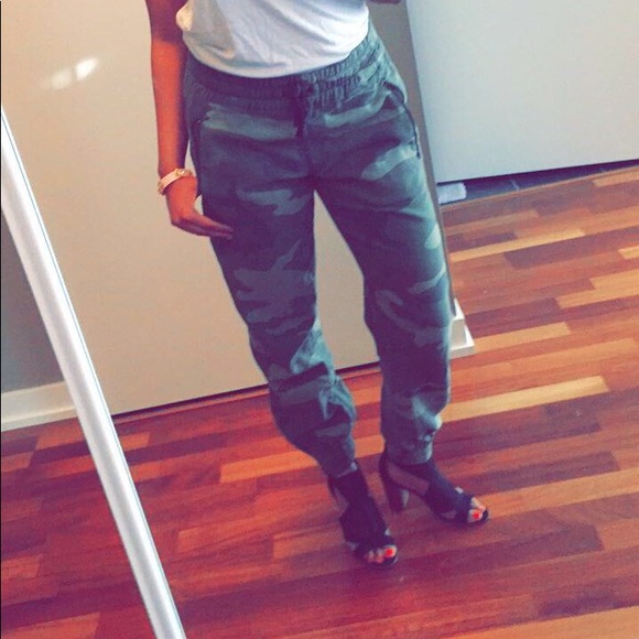 Brand New Size 6 Fergalicious Heels - Picture 5 of 5